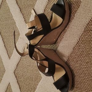 MK Wedges Size 8M